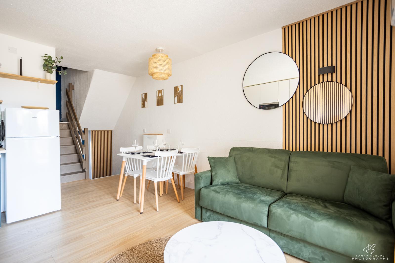 Coin repas et escalier du Duplex T2